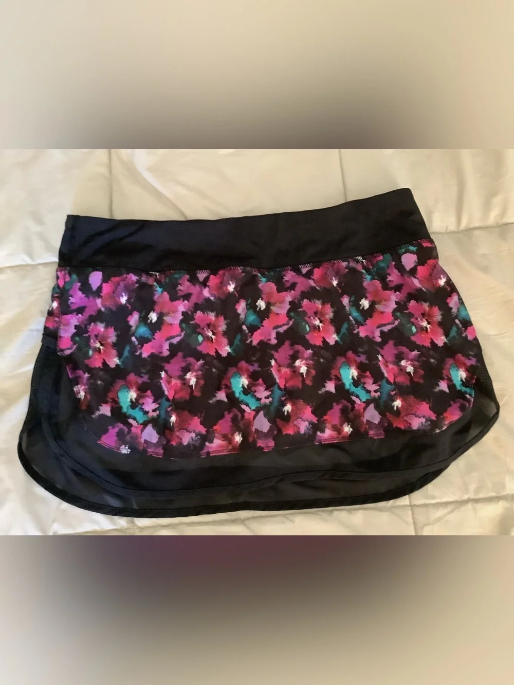 Lululemon Hotty Hot Skirt II Mini Midnight Bloom Black Deep Fuchsia/ Black sz 10
